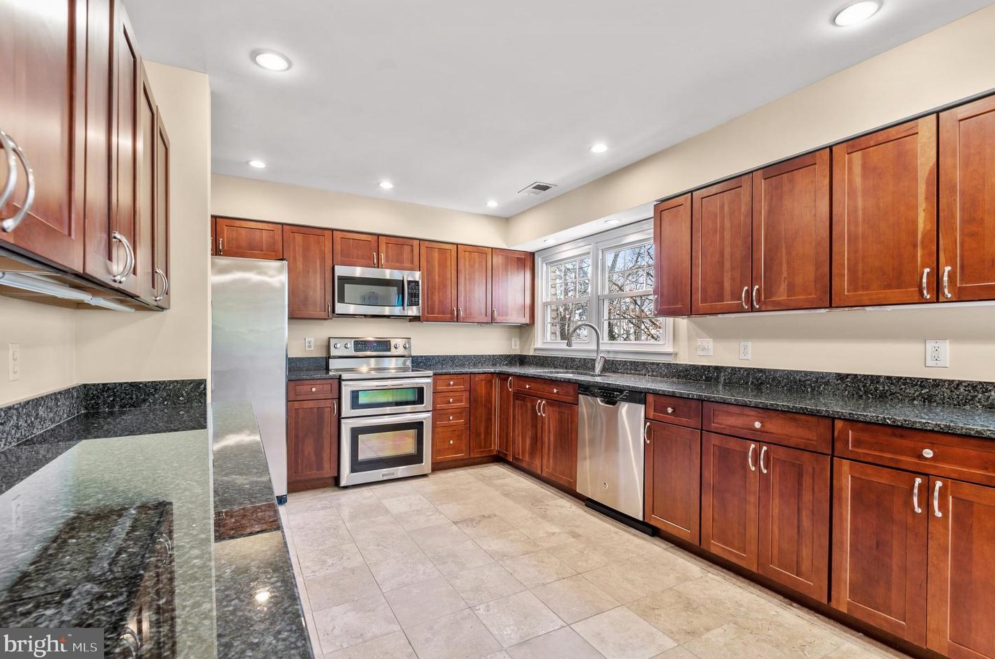 1170 Jeffrey Dr, Crofton MD 21114-1315 exterior