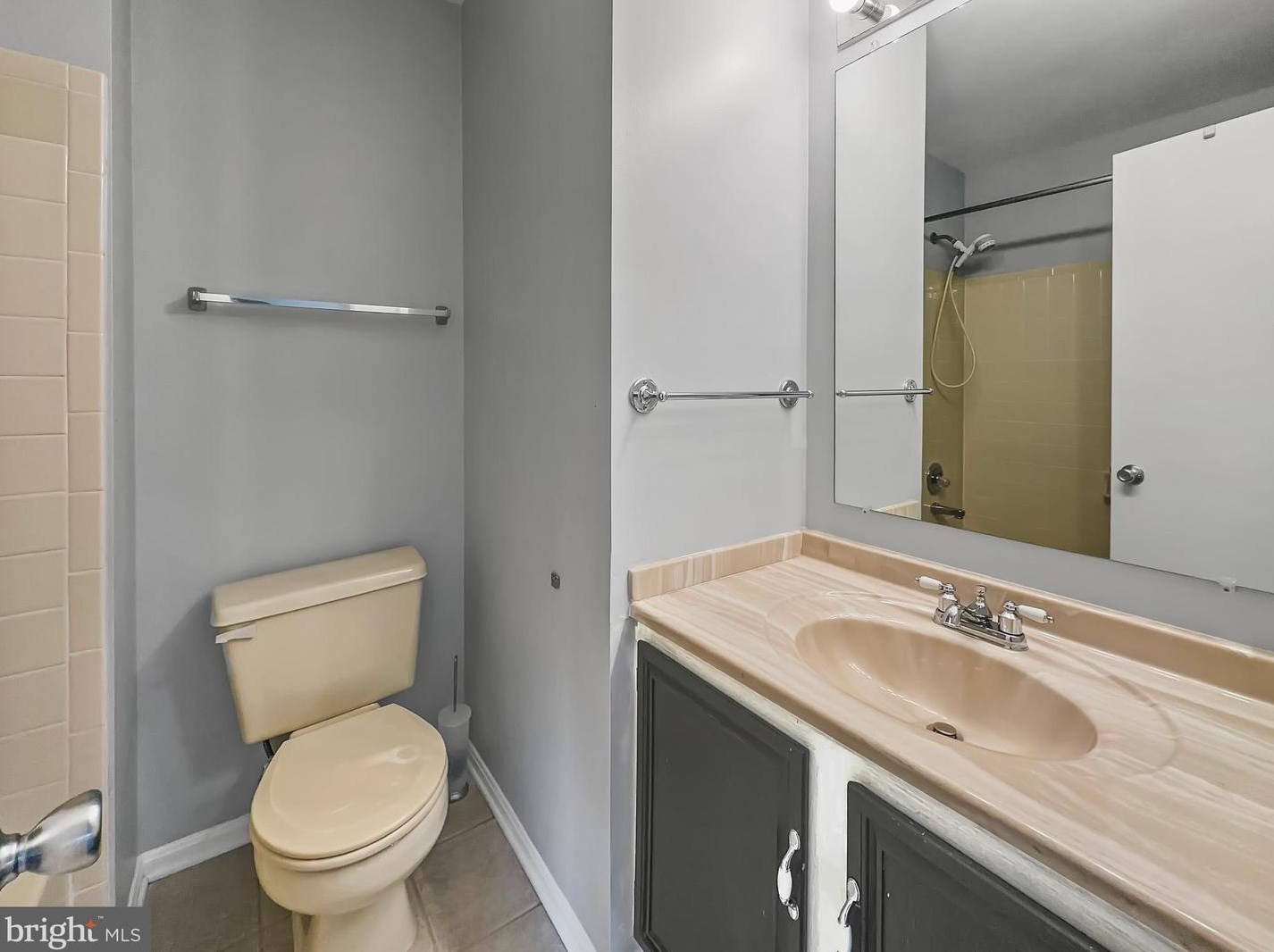 2570 Ambling Cir, Crofton MD 21114-2712 exterior