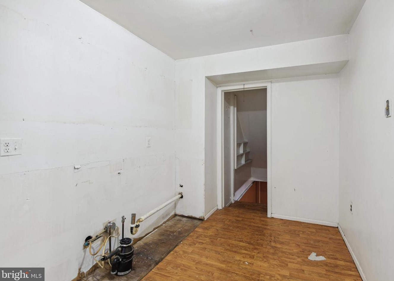 8226 Marlton Ct, Severn MD 21144-2909 exterior