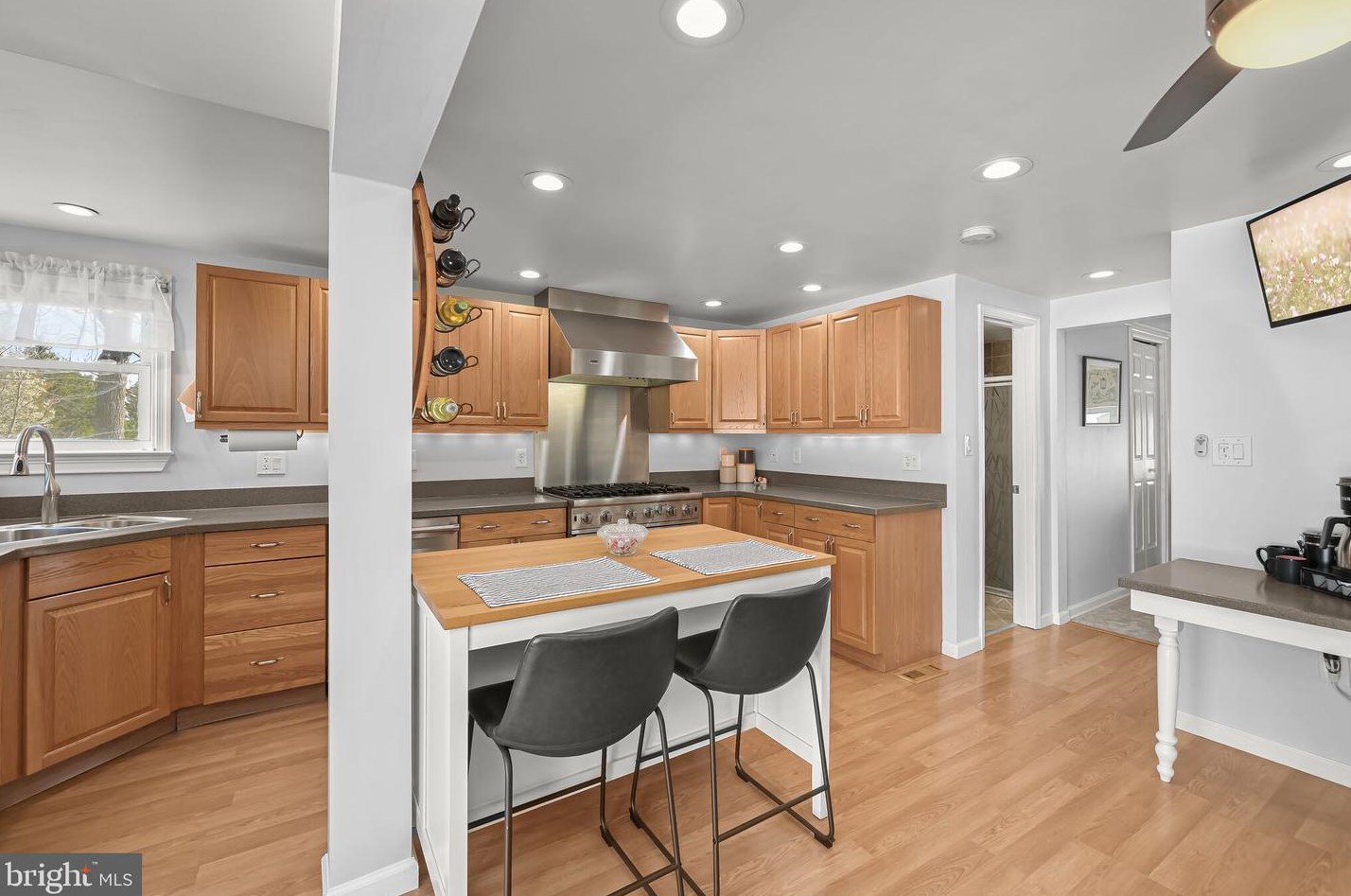 5609 Patrick Henry Dr, Baltimore MD  21225-3115 exterior