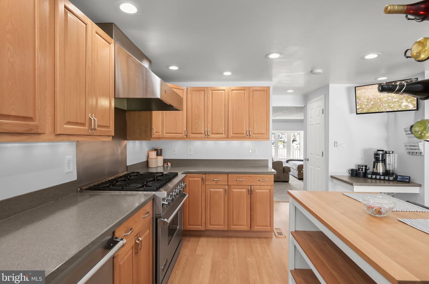 5609 Patrick Henry Dr, Baltimore MD  21225-3115 exterior