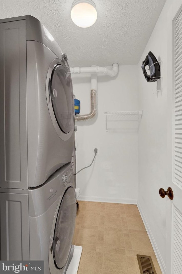 8057 Brookstone Ct, Severn MD  21144-4409 exterior