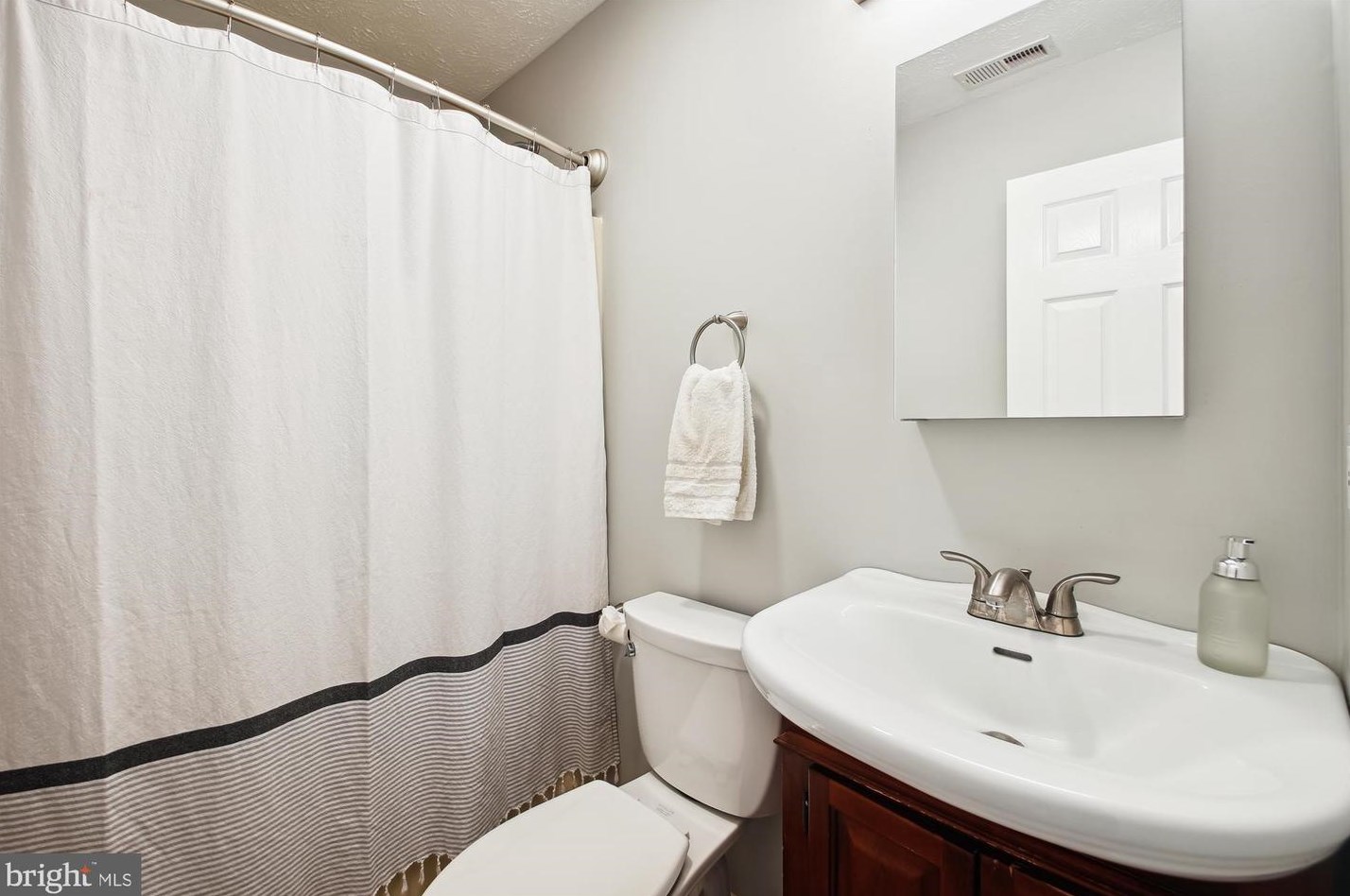 3670 7th Ave, Edgewater MD  21037-3516 exterior