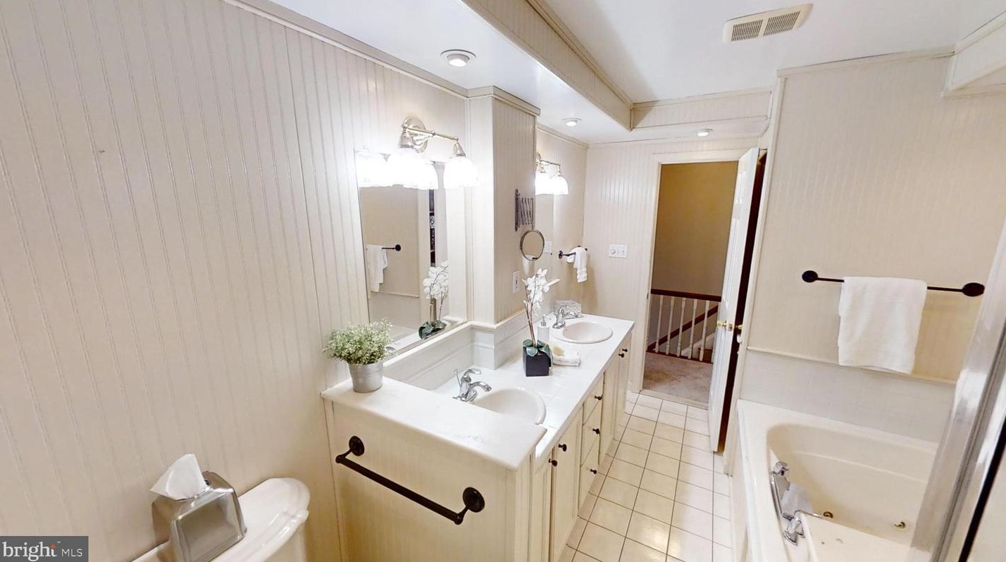 1686 Albermarle Dr, Crofton MD 21114-2015 exterior