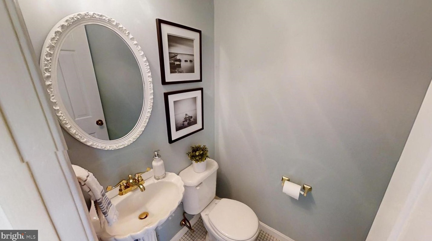 1686 Albermarle Dr, Crofton MD 21114-2015 exterior