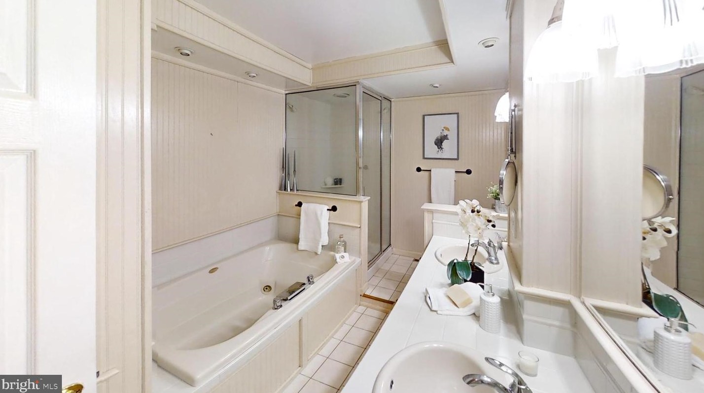 1686 Albermarle Dr, Crofton MD 21114-2015 exterior