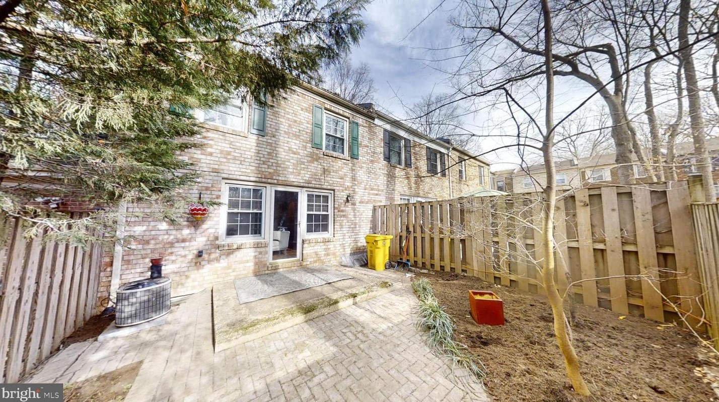 1686 Albermarle Dr, Crofton MD 21114-2015 exterior