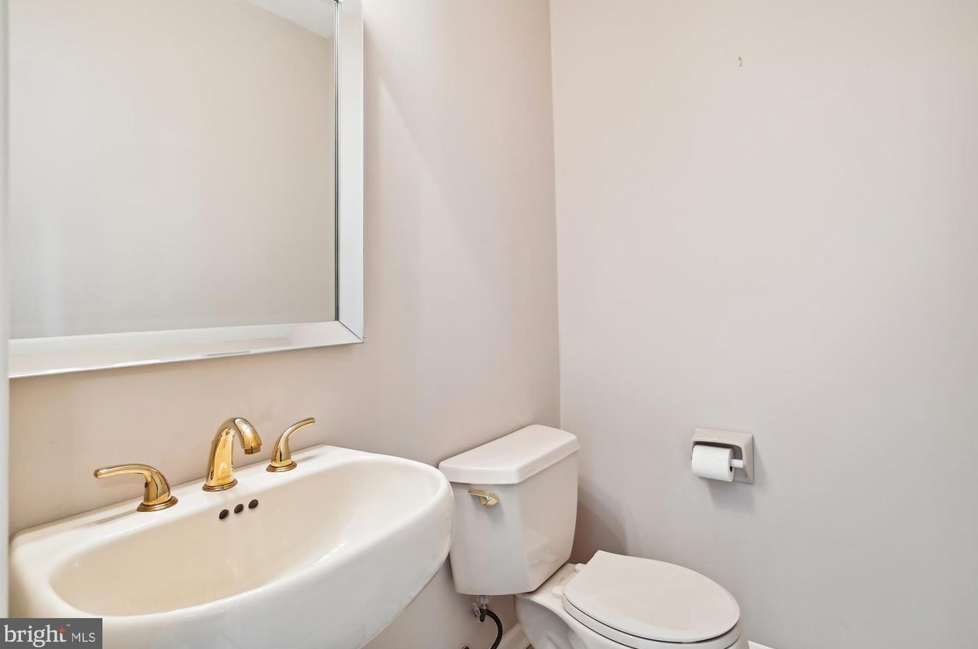 144 Cardamon Dr, Edgewater MD  21037-1126 exterior