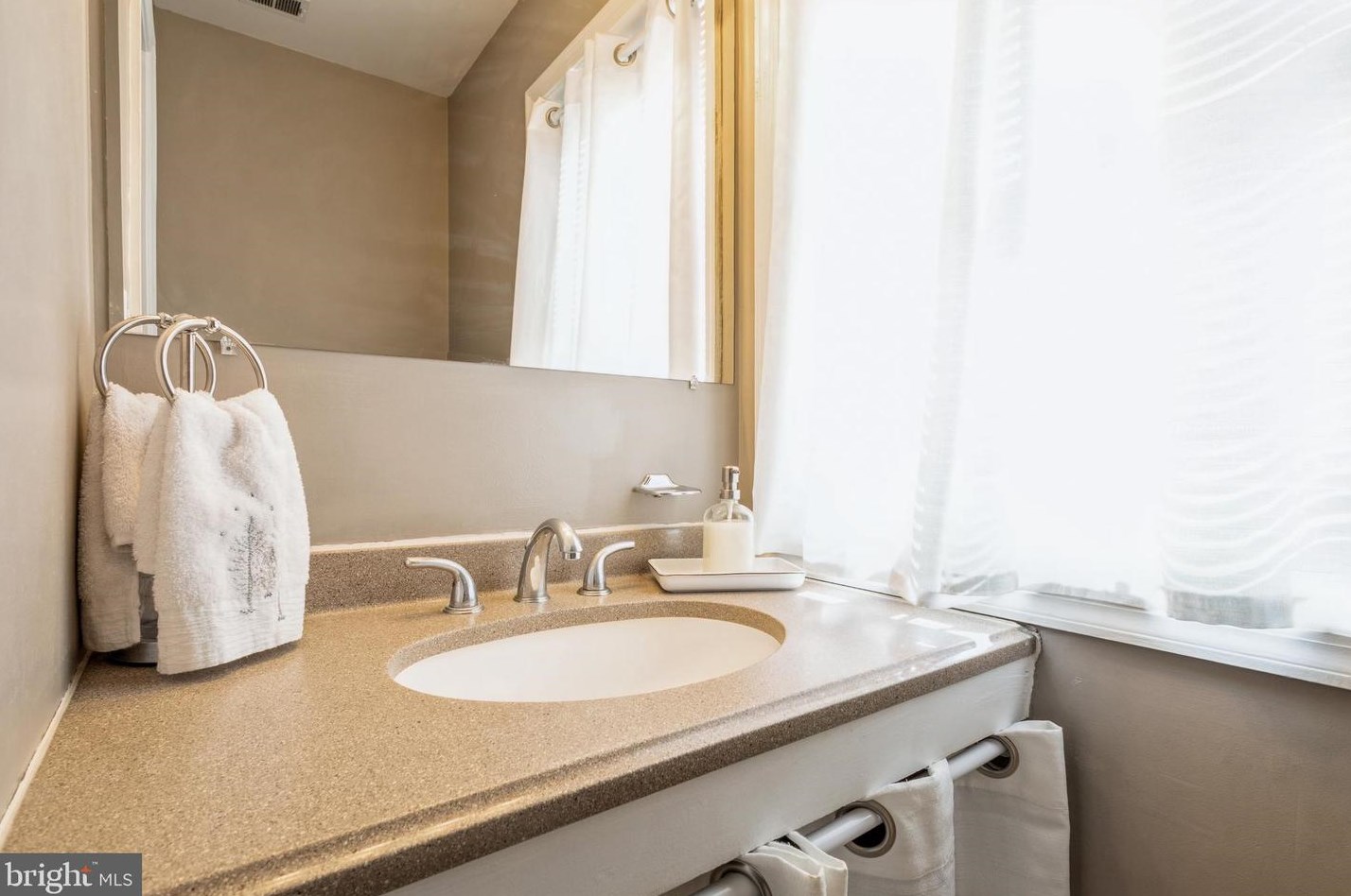 1551 Lowell Ct, Crofton MD exterior