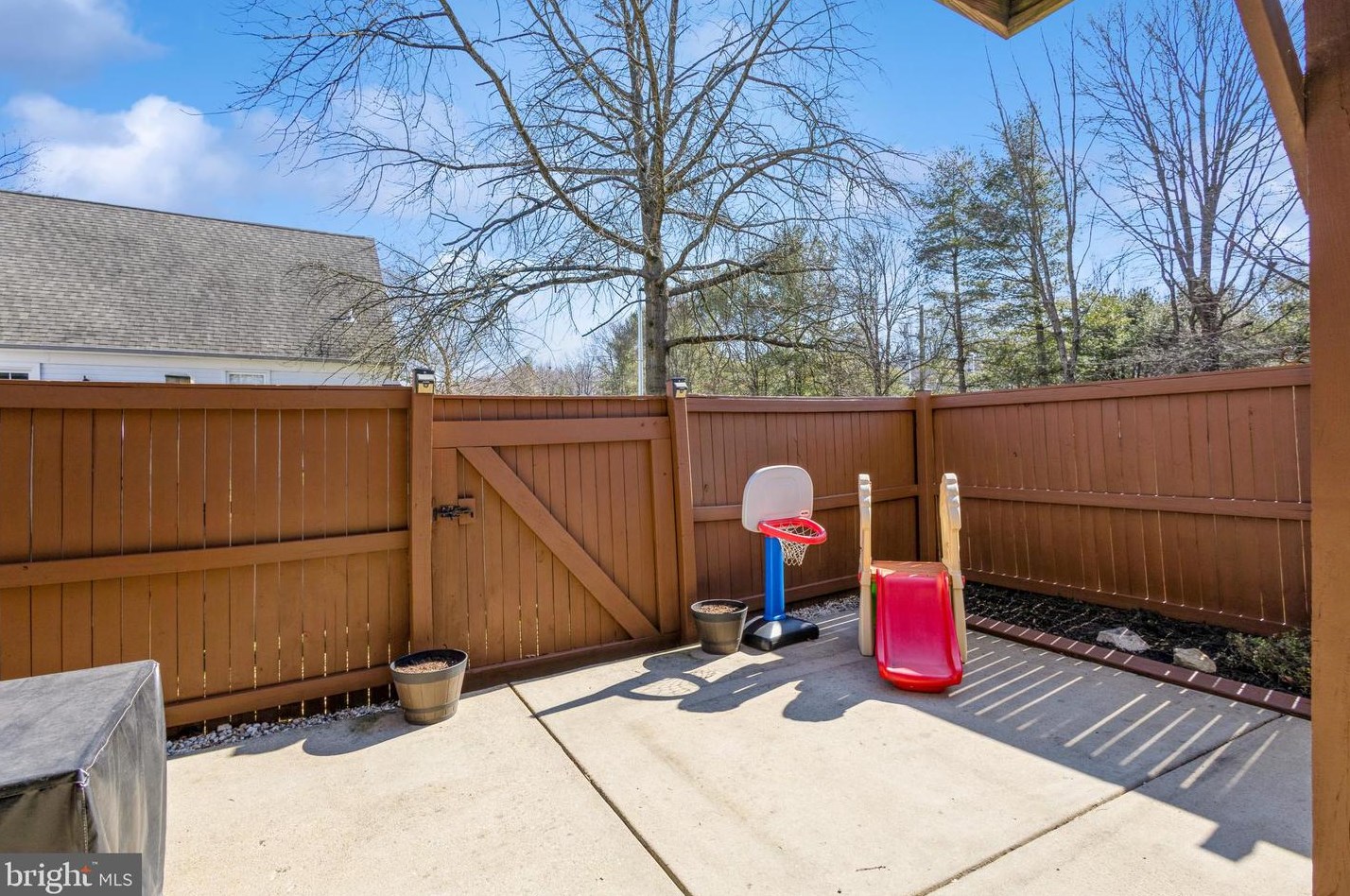 1551 Lowell Ct, Crofton MD exterior