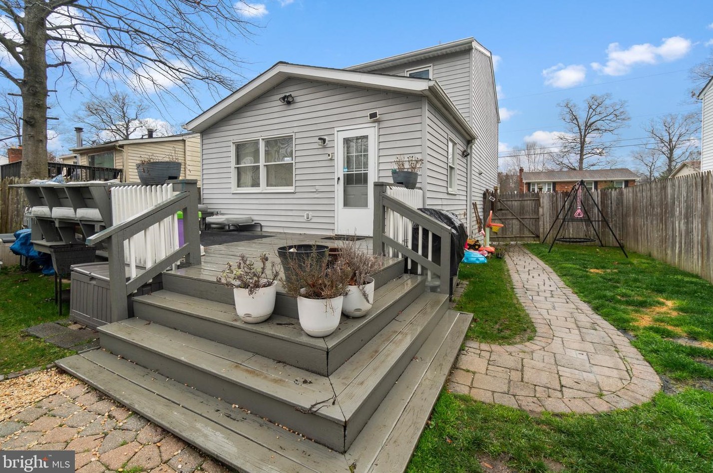 413 Fairmount Dr, Edgewater MD  21037-2922 exterior