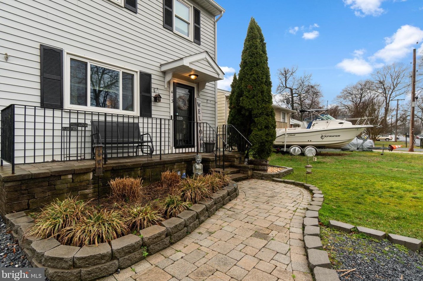 413 Fairmount Dr, Edgewater MD  21037-2922 exterior