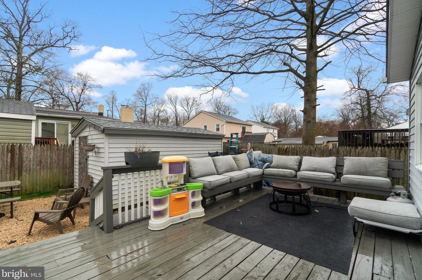 413 Fairmount Dr, Edgewater MD  21037-2922 exterior