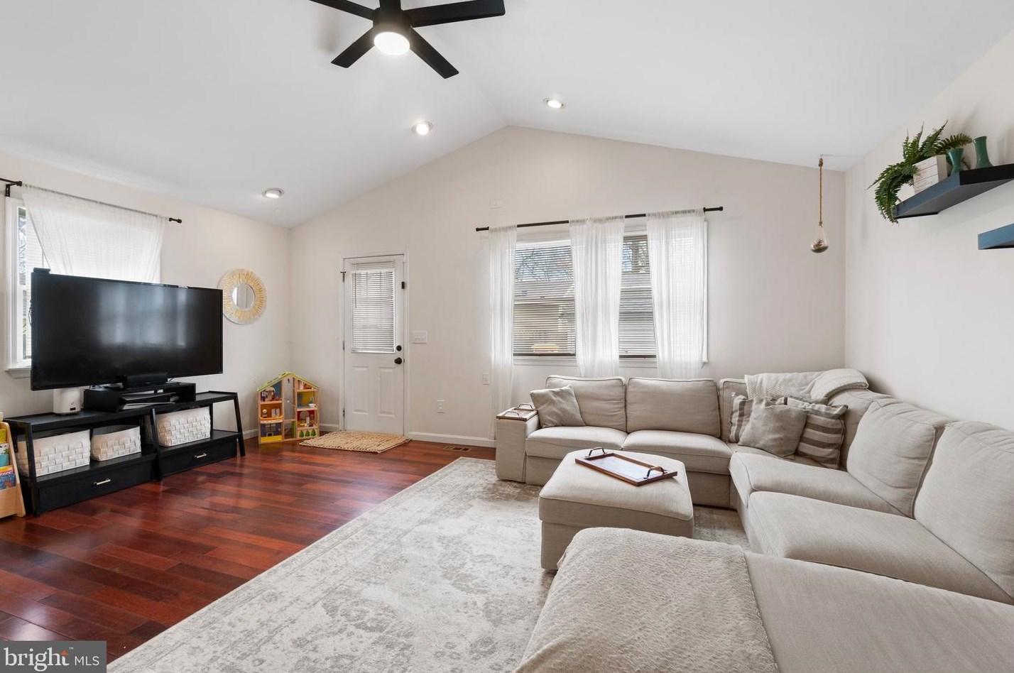 413 Fairmount Dr, Edgewater MD  21037-2922 exterior