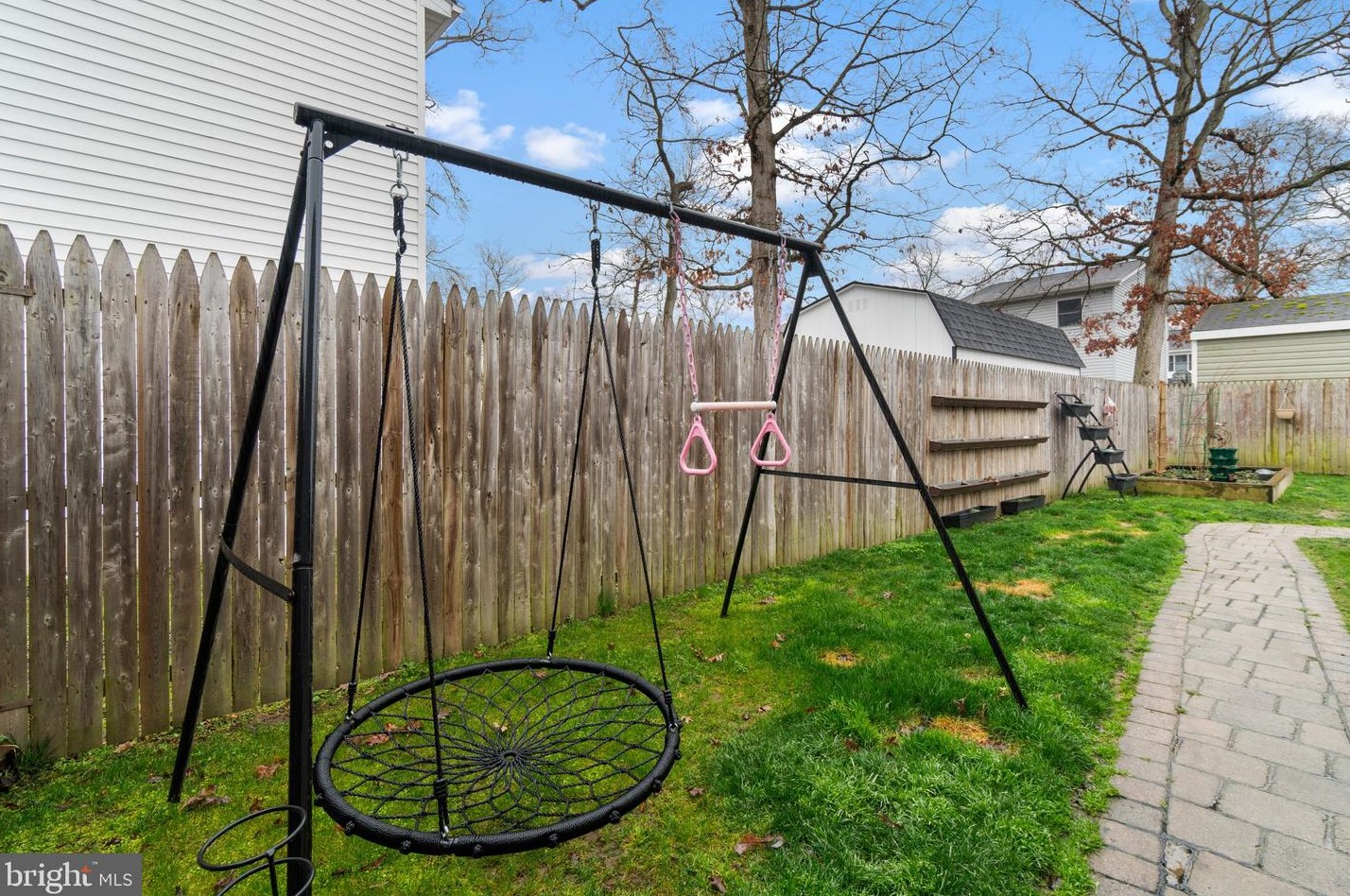 413 Fairmount Dr, Edgewater MD  21037-2922 exterior