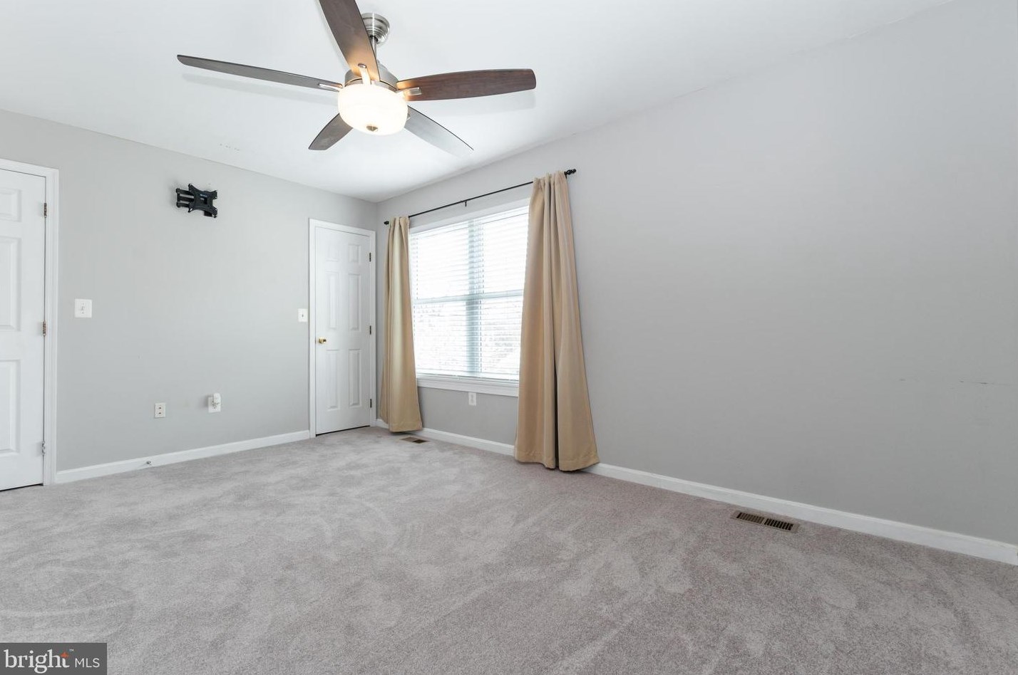 7826 Catherine Ave, Riviera Beach MD  21122-1658 exterior