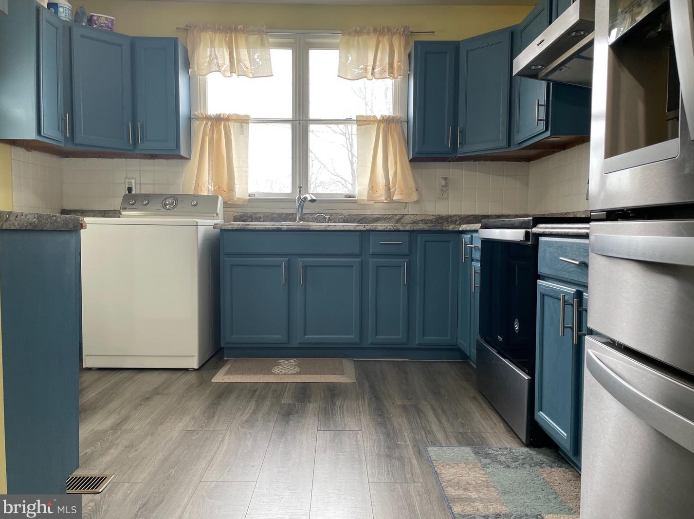 501 Matthews Ave, Baltimore MD  21225-3145 exterior