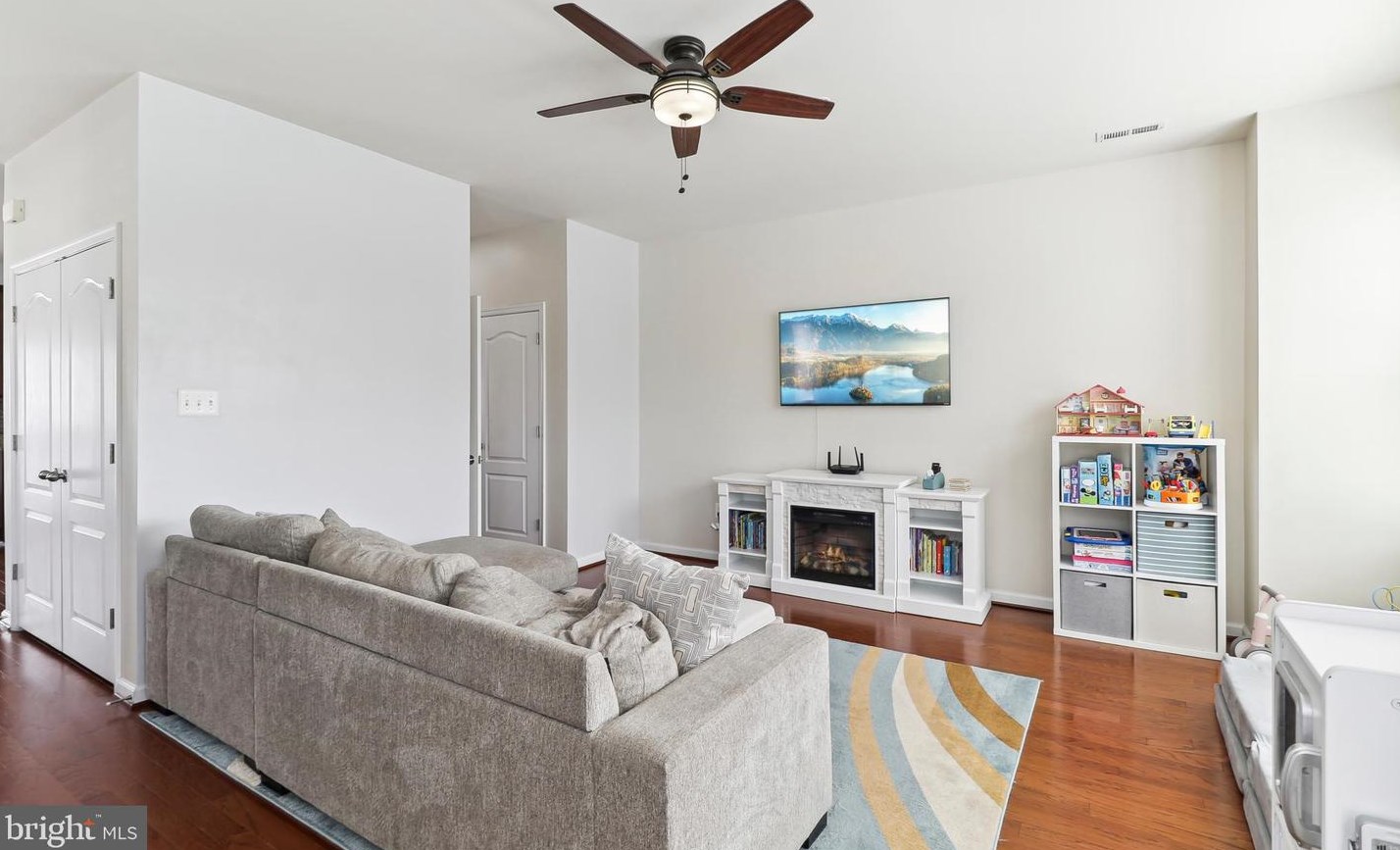 7711 Sentry Ter, Severn MD  21144-1168 exterior