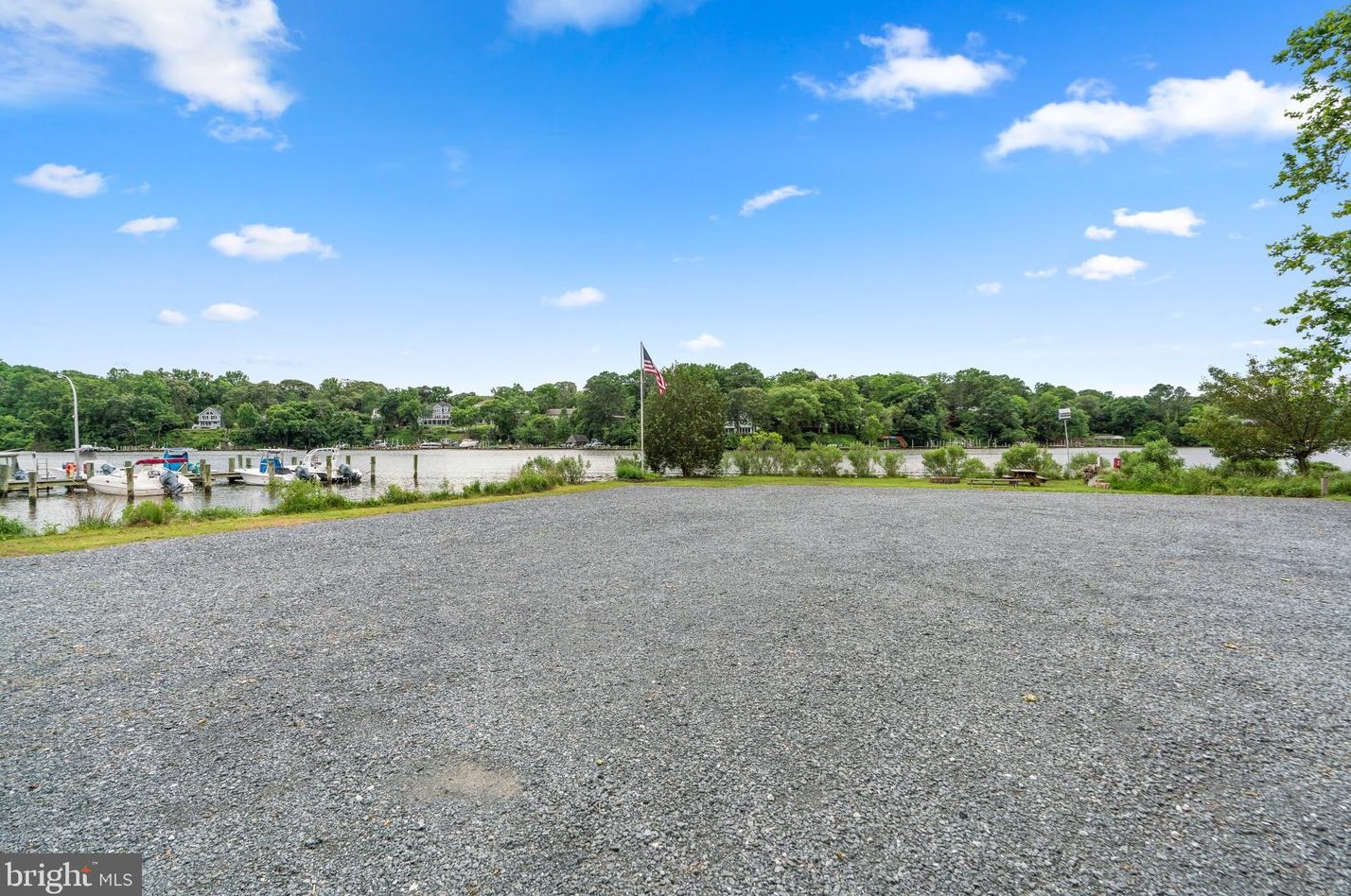 566 Whitney Rd, Severna Park MD 21146-3434 exterior