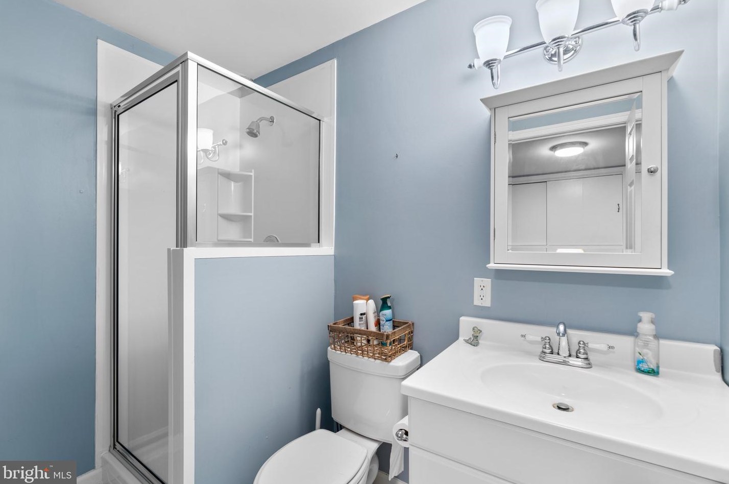 566 Whitney Rd, Severna Park MD 21146-3434 exterior