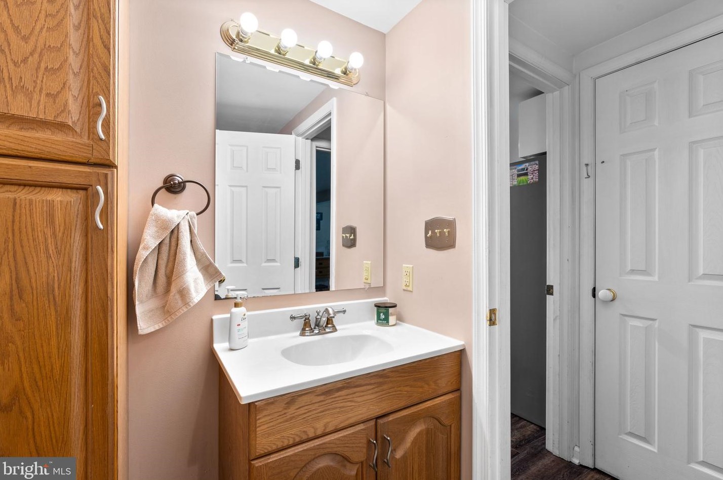 566 Whitney Rd, Severna Park MD 21146-3434 exterior