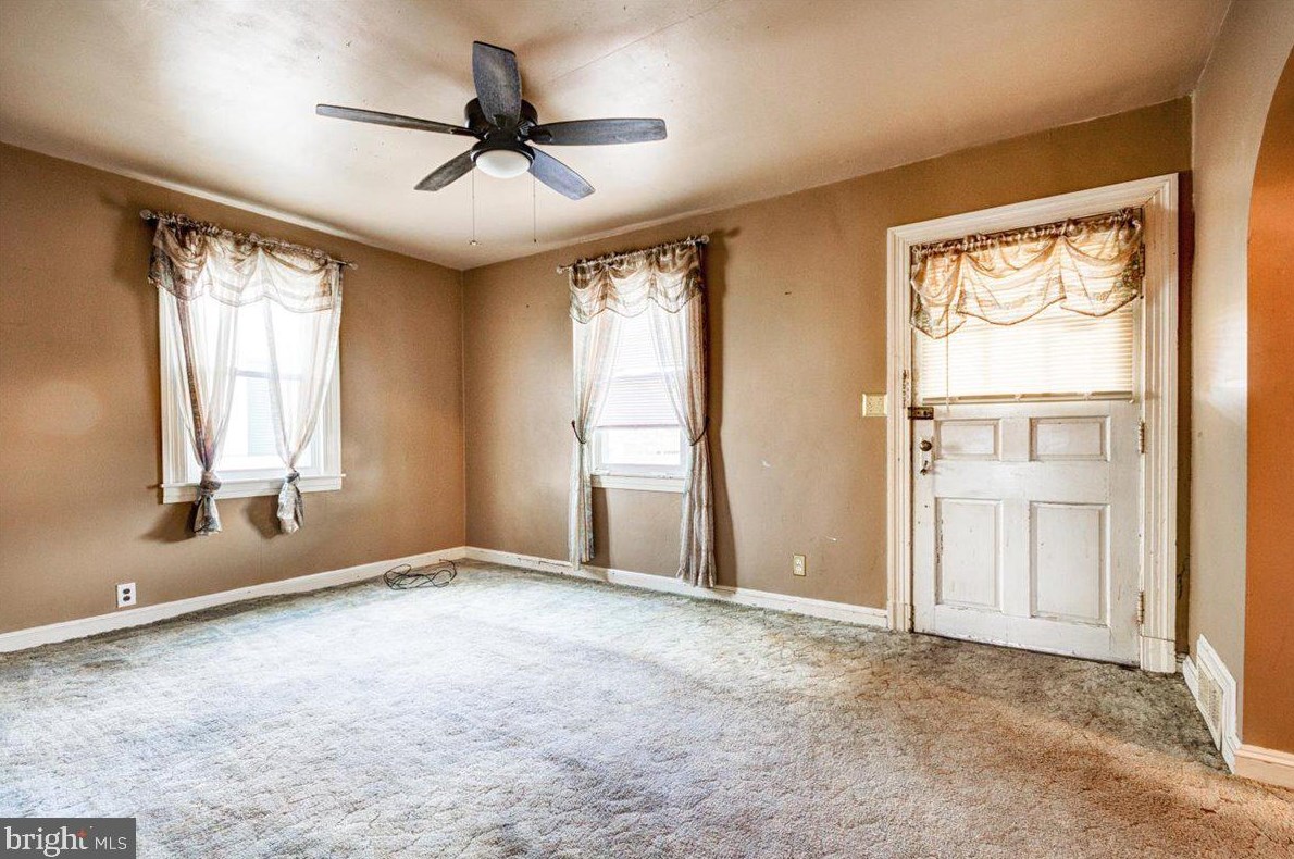 283 Hillside Ter, Baltimore MD  21225-3015 exterior