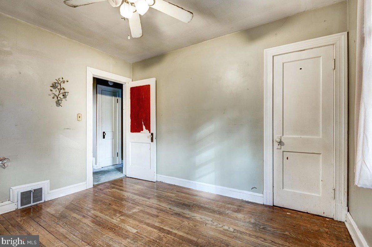 283 Hillside Ter, Baltimore MD  21225-3015 exterior