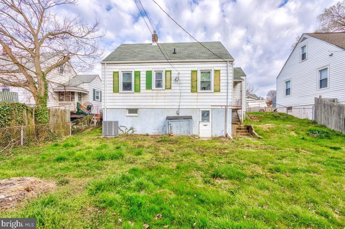 283 Hillside Ter, Baltimore MD  21225-3015 exterior