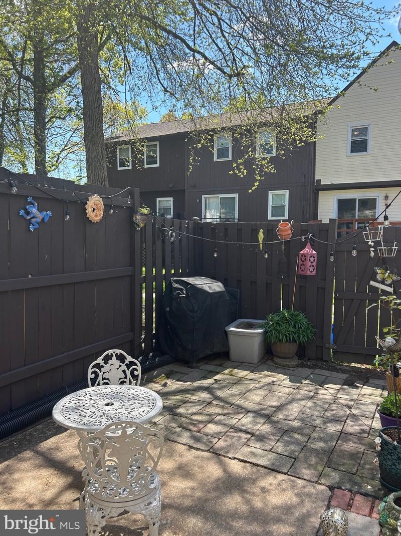 285 Maxo Ct, Glen Burnie MD 21061-5661 exterior