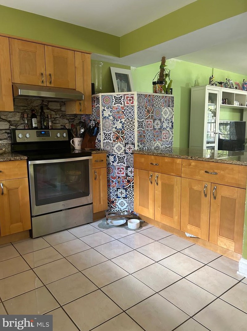 285 Maxo Ct, Glen Burnie MD 21061-5661 exterior