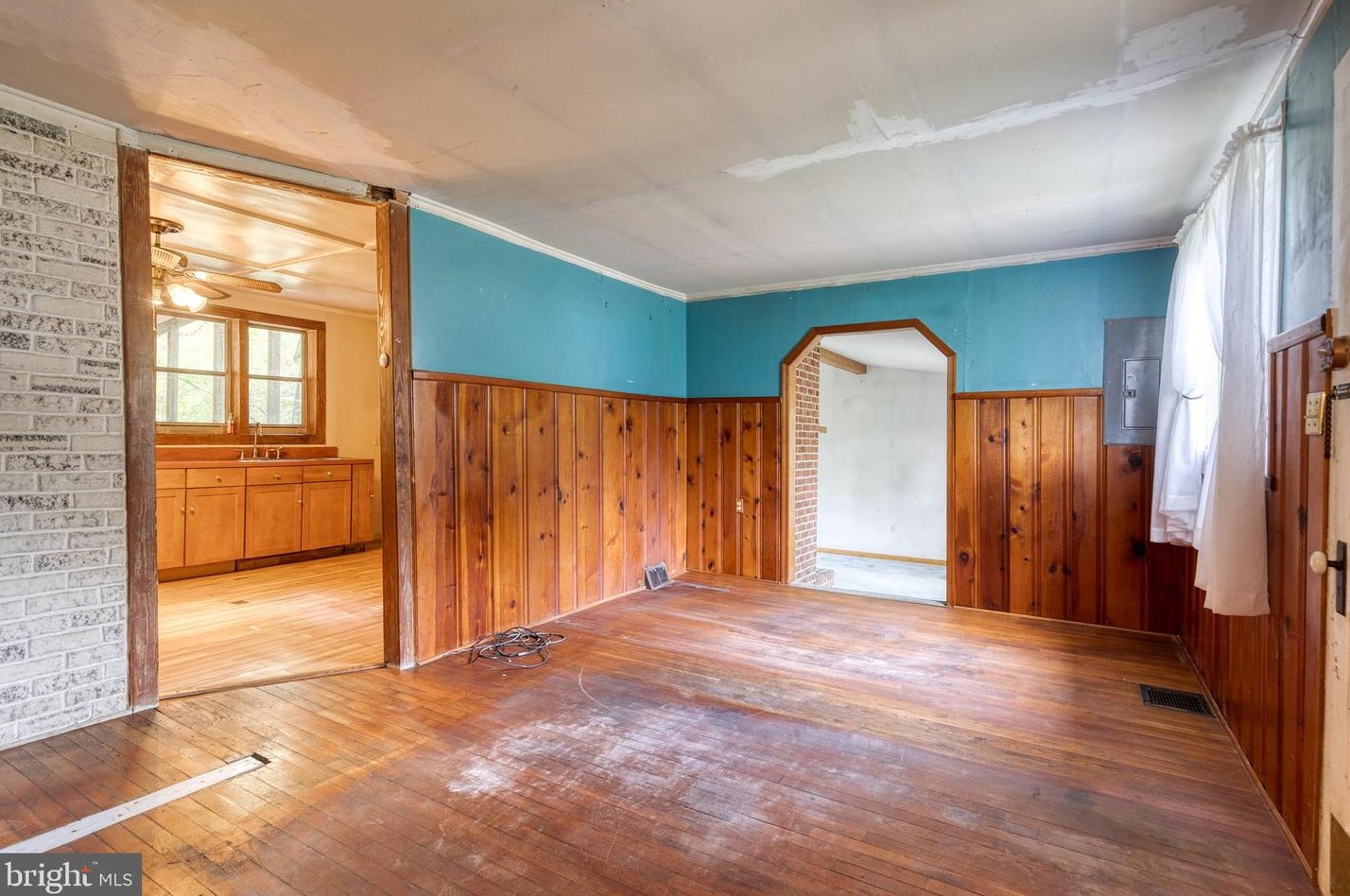 1859 Cedar Dr, Severn MD  21144-1005 exterior