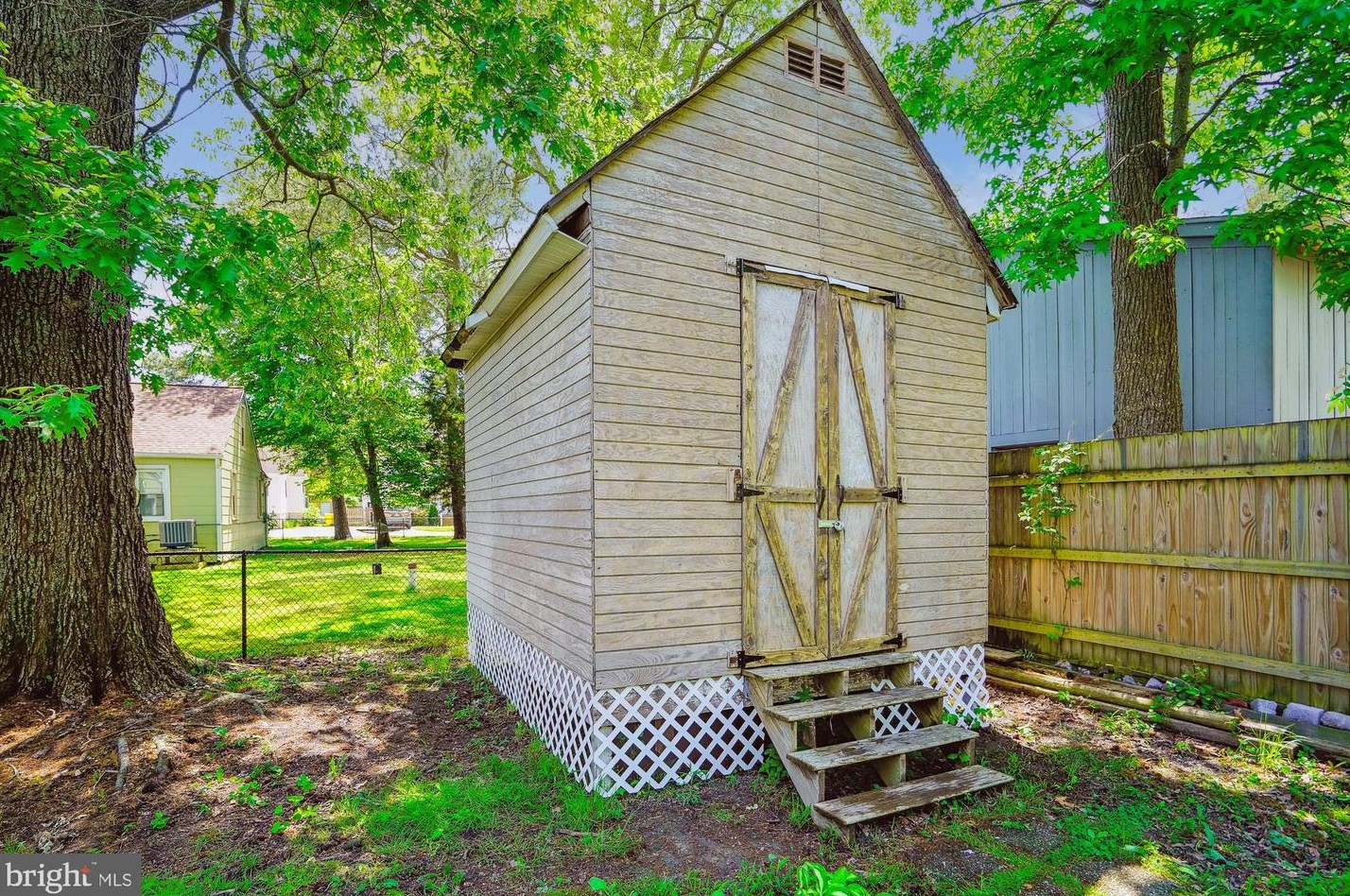 1213 Grove Ave, Shady Side MD  20764-9538 exterior