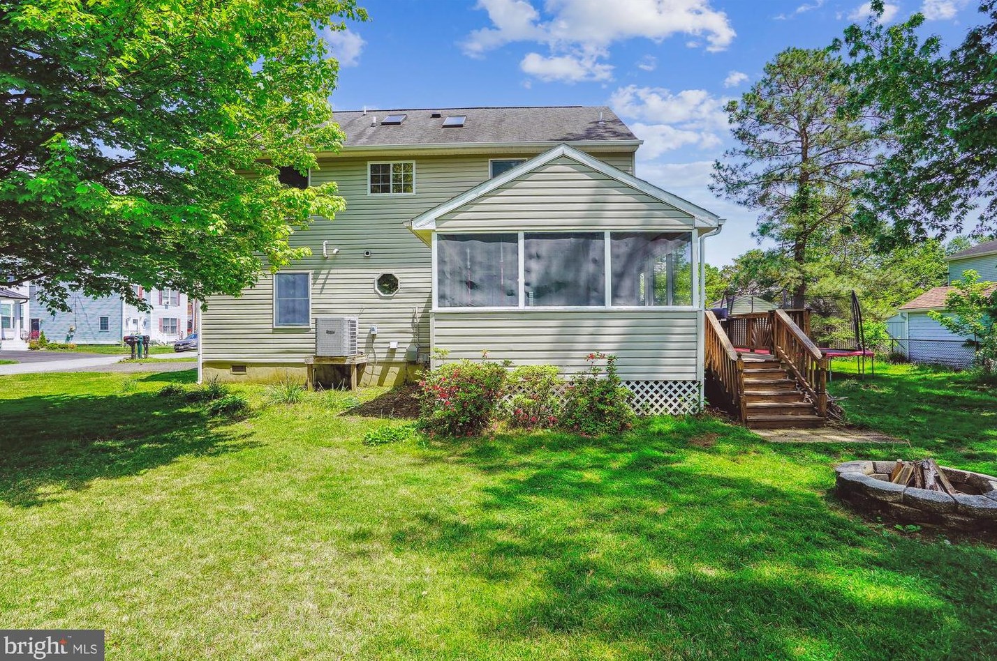1213 Grove Ave, Shady Side MD  20764-9538 exterior