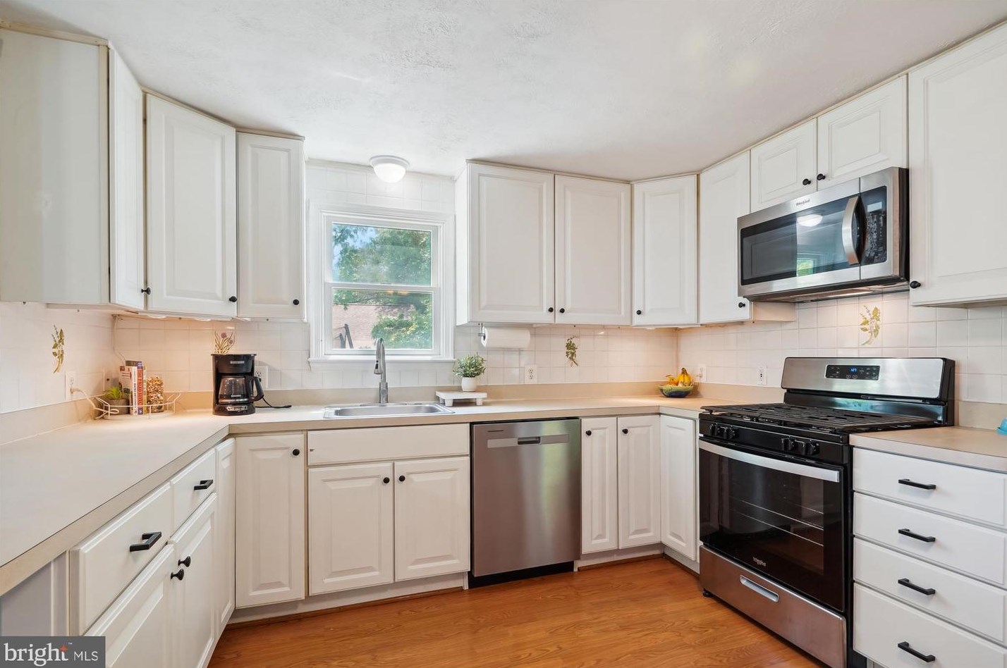 1213 Grove Ave, Shady Side MD  20764-9538 exterior