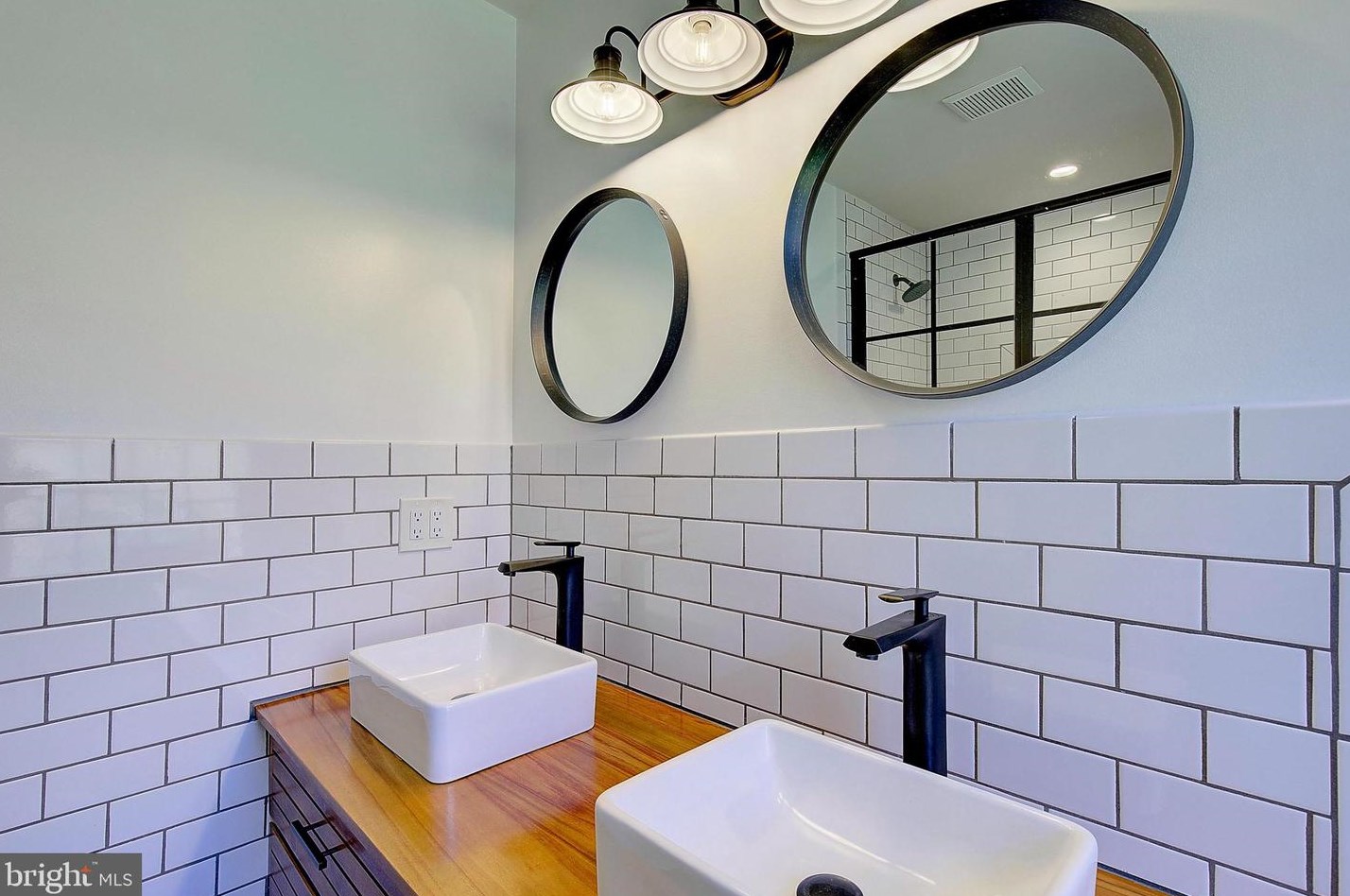 6439 Meadowlark Dr, Dunkirk MD  20754-2502 exterior