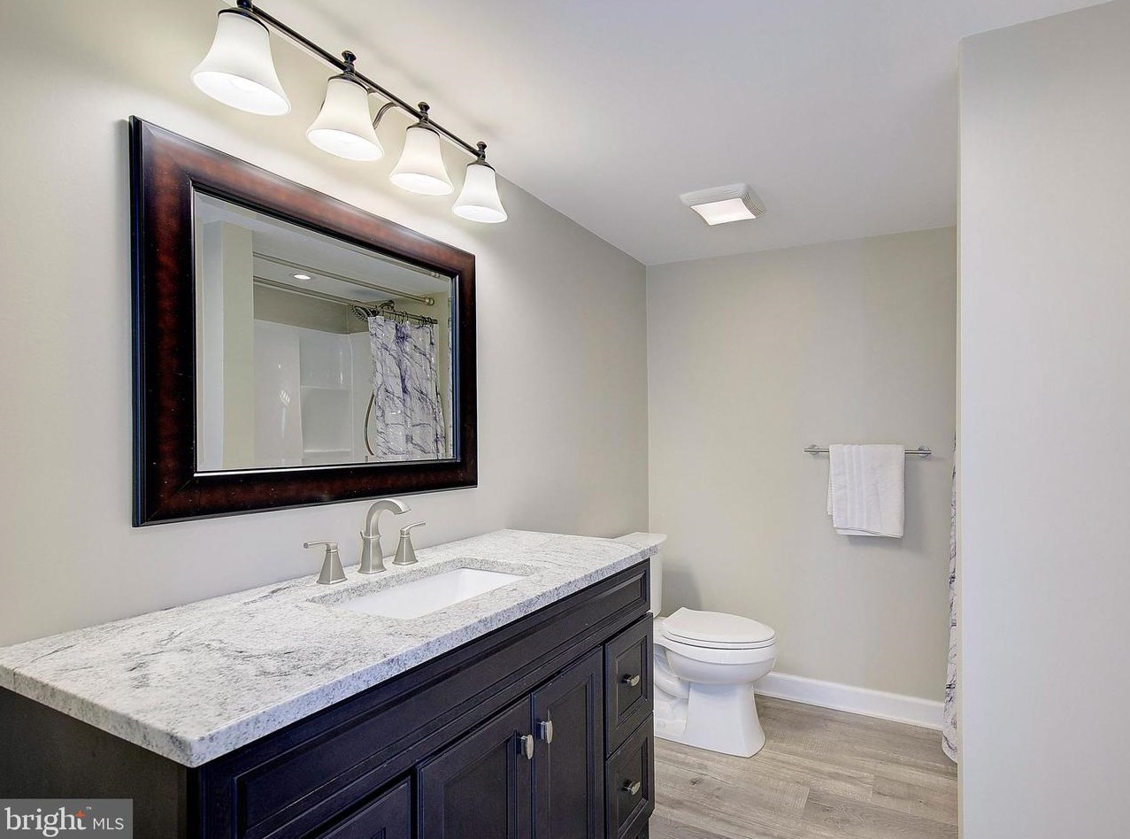 6439 Meadowlark Dr, Dunkirk MD  20754-2502 exterior