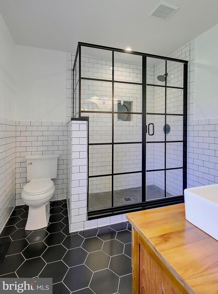 6439 Meadowlark Dr, Dunkirk MD  20754-2502 exterior