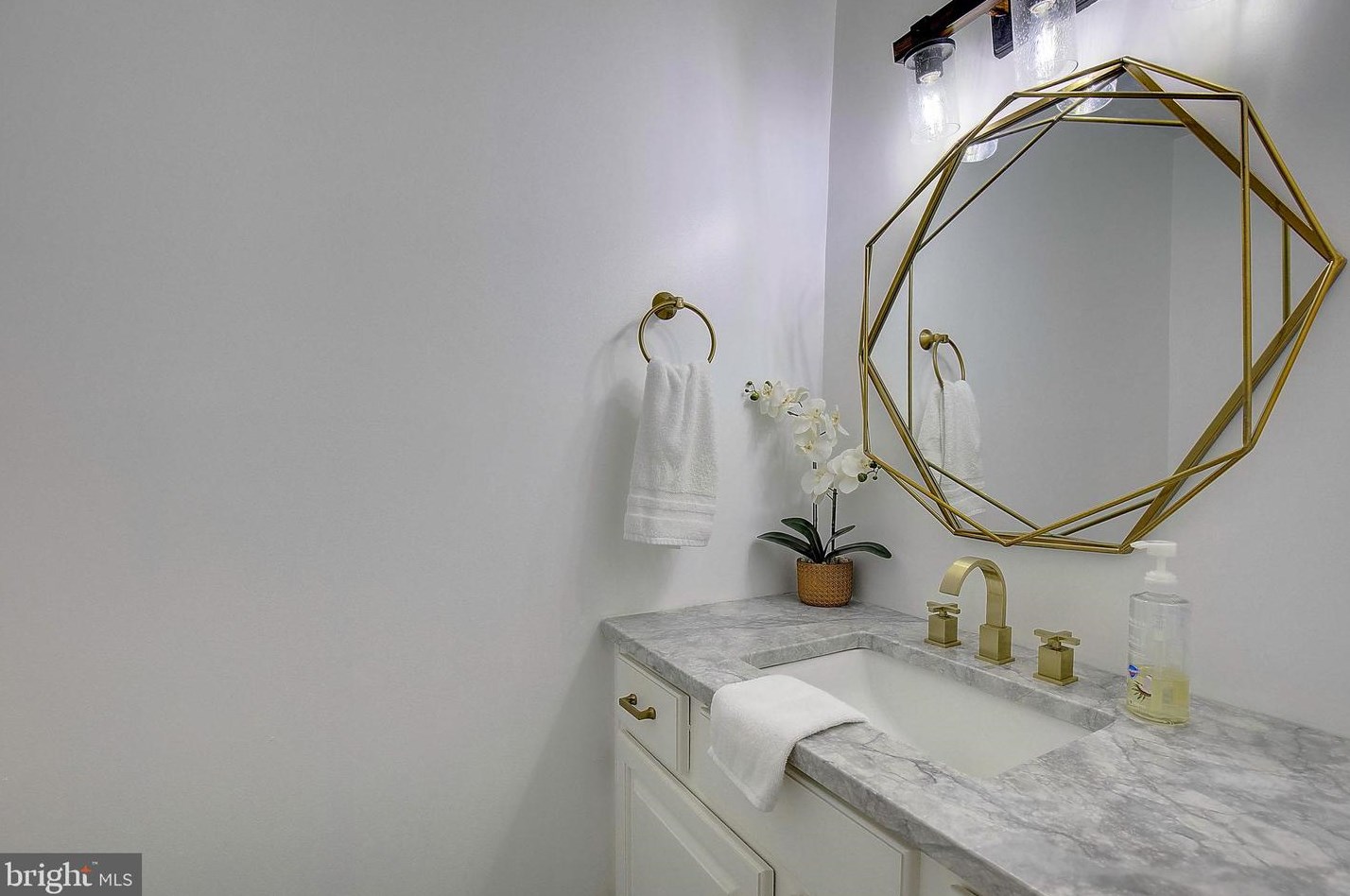 6439 Meadowlark Dr, Dunkirk MD  20754-2502 exterior