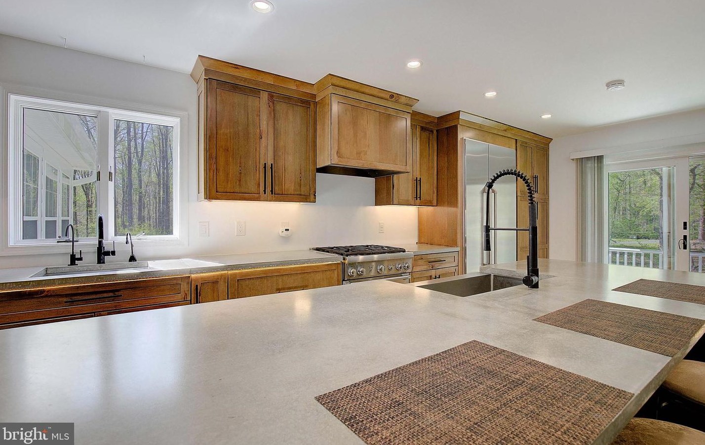 6439 Meadowlark Dr, Dunkirk MD  20754-2502 exterior