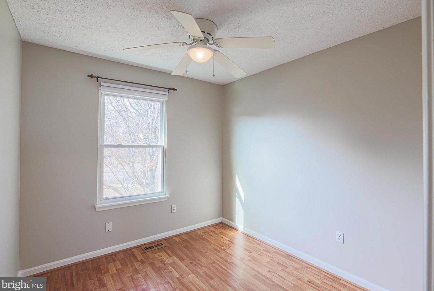 1521 Lochaber Ct, Glen Burnie MD 21061-2189 exterior