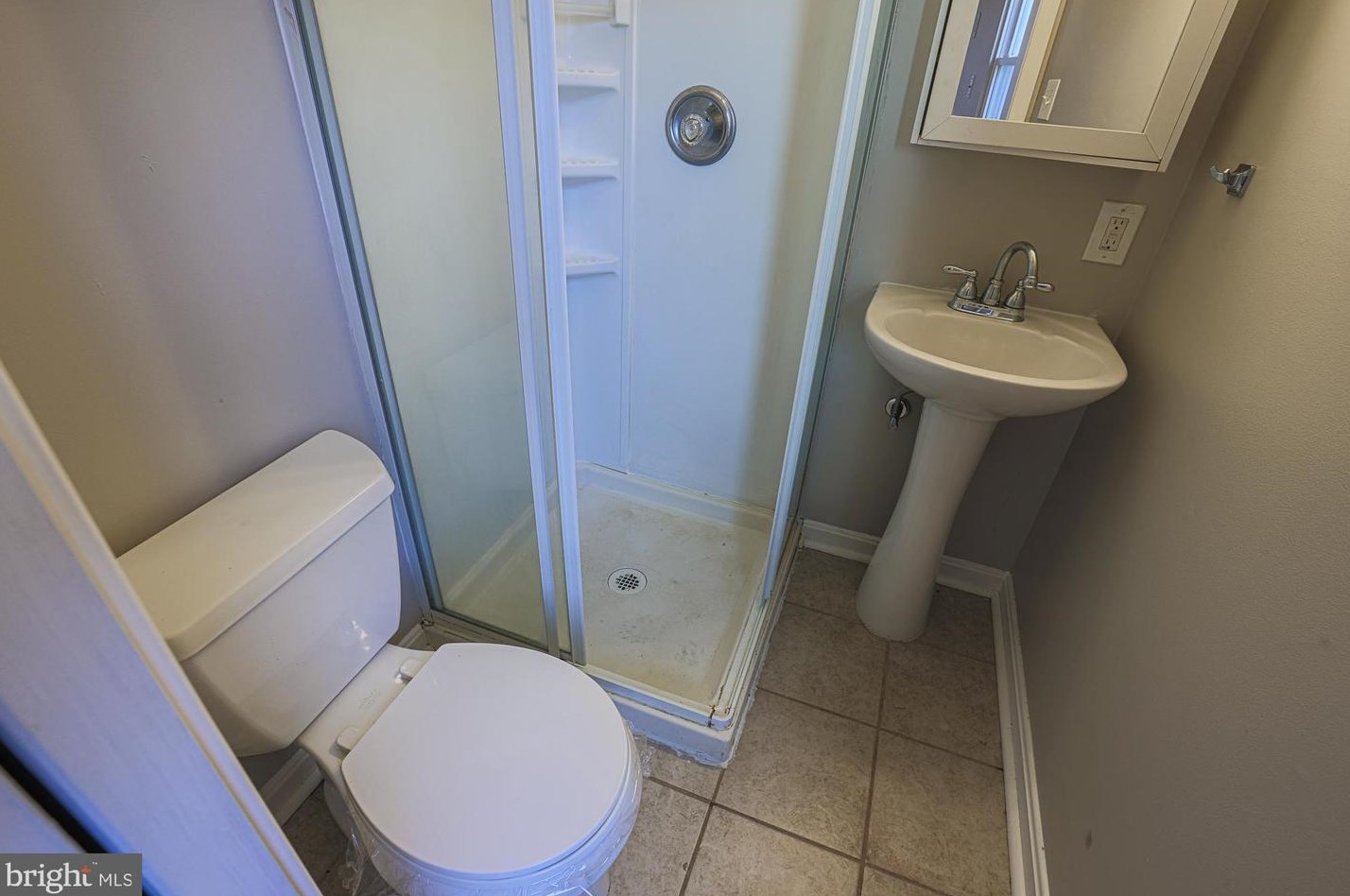 1521 Lochaber Ct, Glen Burnie MD 21061-2189 exterior