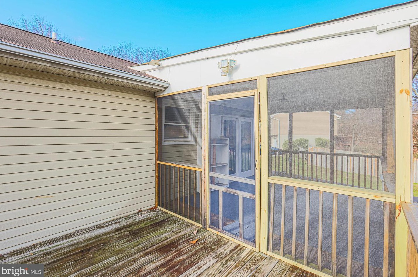 1521 Lochaber Ct, Glen Burnie MD 21061-2189 exterior