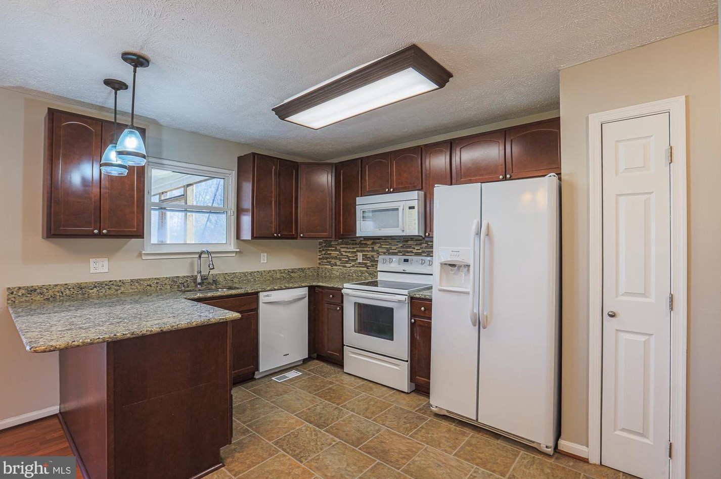 1521 Lochaber Ct, Glen Burnie MD 21061-2189 exterior