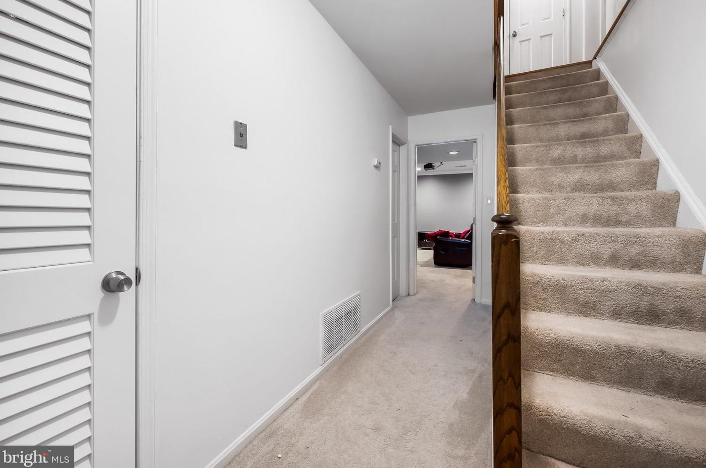 1684 Albermarle Dr, Crofton MD 21114-2015 exterior