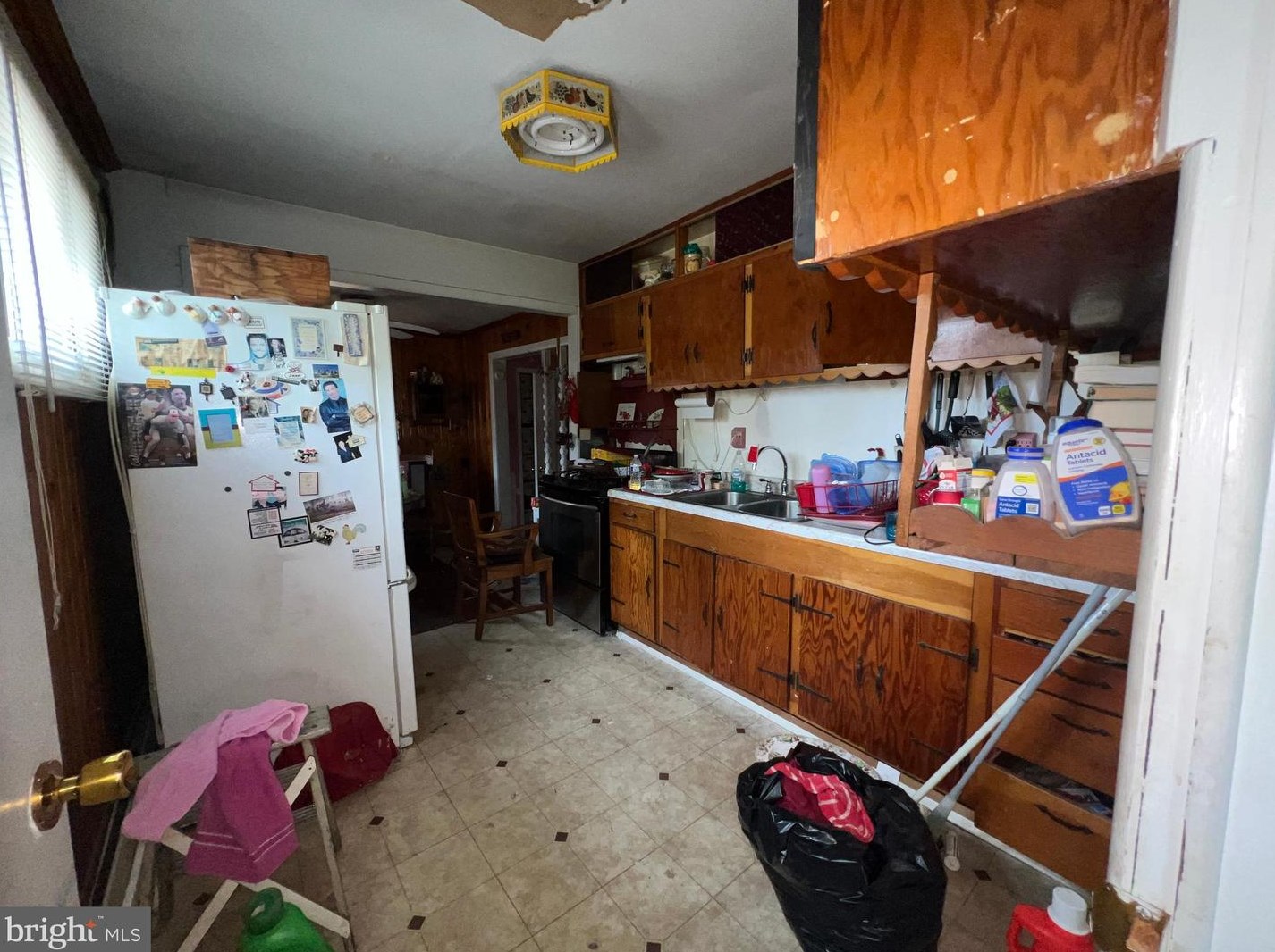 1834 Cedar Dr, Severn MD 21144-1004 exterior