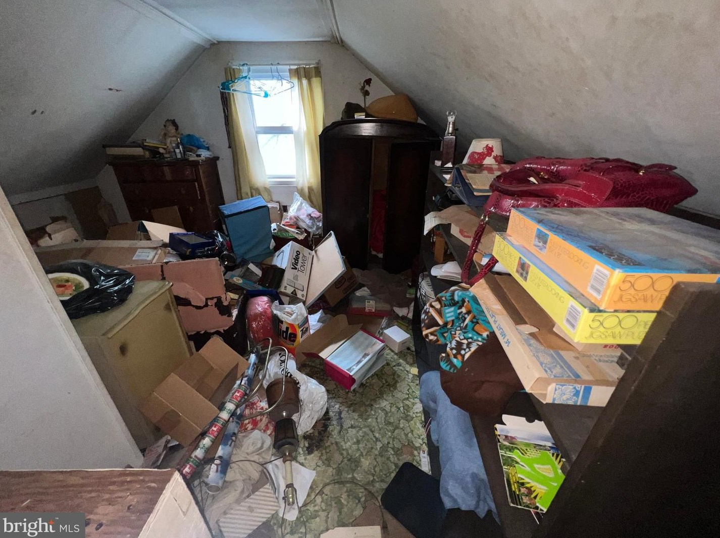 1834 Cedar Dr, Severn MD 21144-1004 exterior