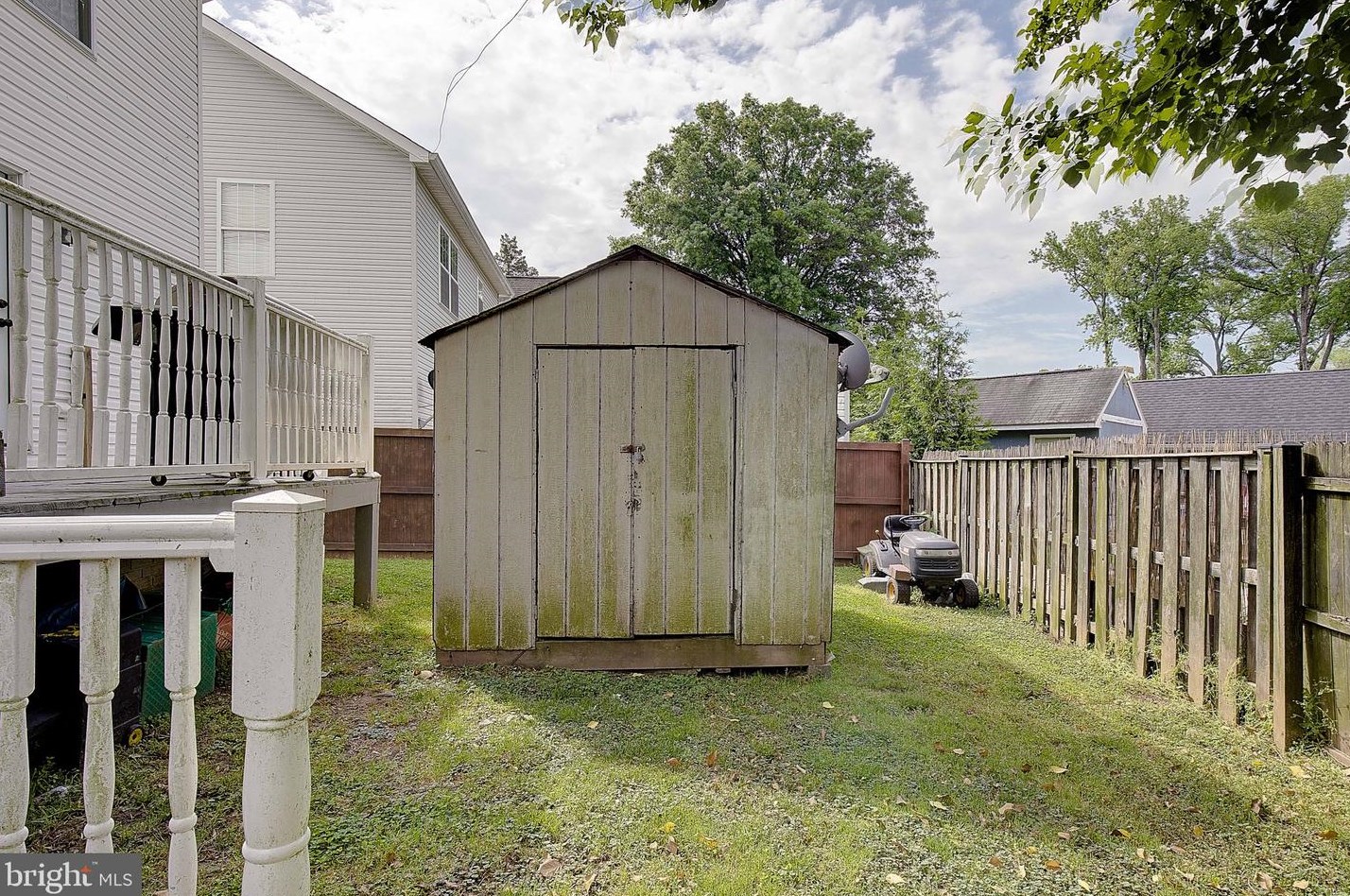 8210 Fort Smallwood Rd, Baltimore MD  21226-1918 exterior