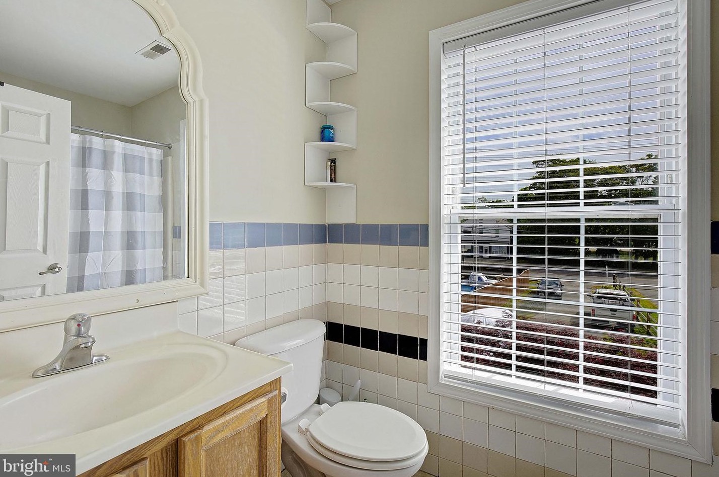 8210 Fort Smallwood Rd, Baltimore MD  21226-1918 exterior