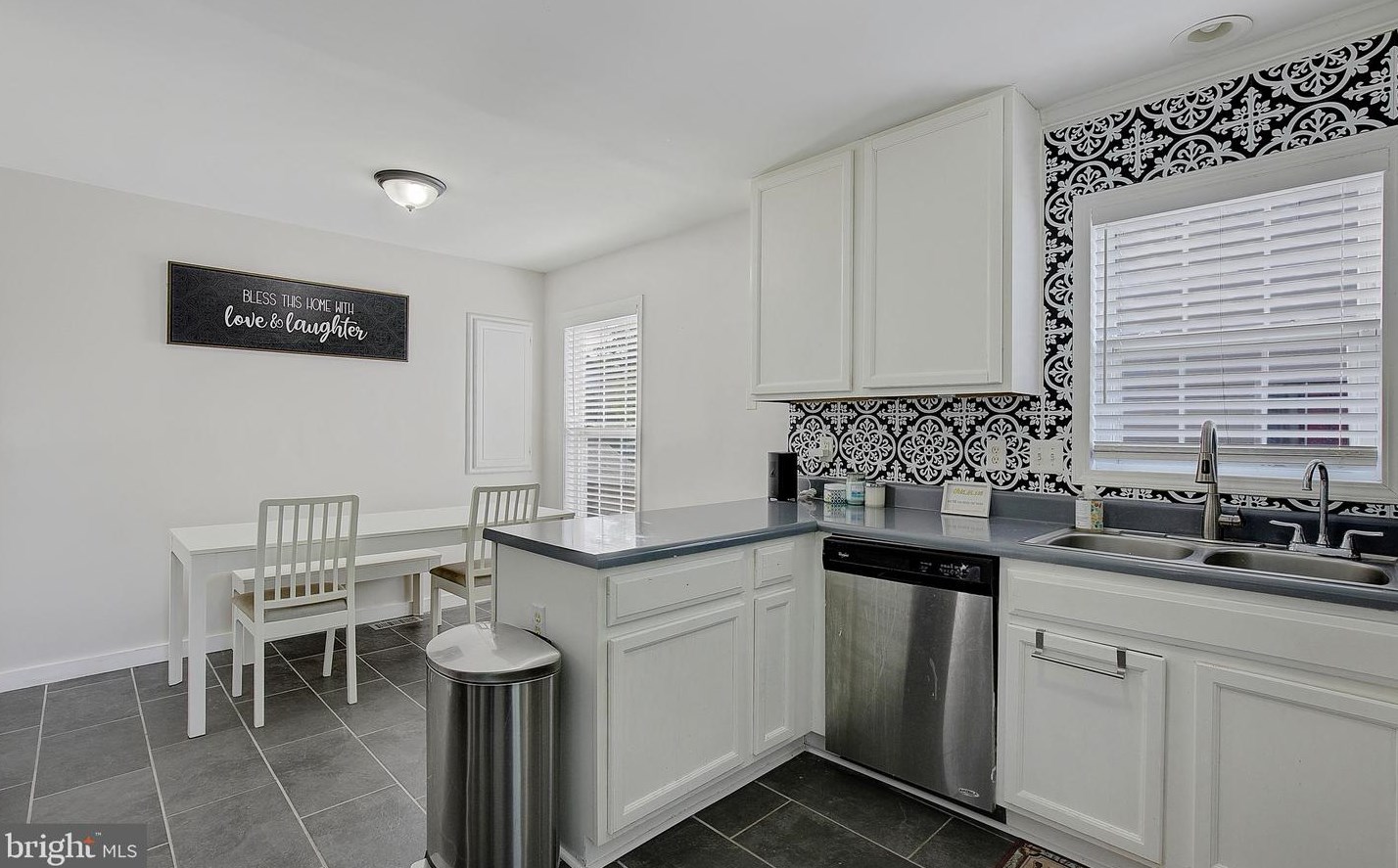 8210 Fort Smallwood Rd, Baltimore MD  21226-1918 exterior