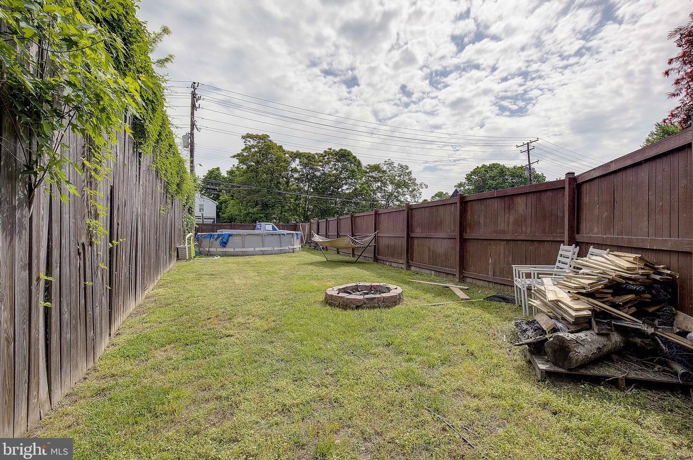 8210 Fort Smallwood Rd, Baltimore MD  21226-1918 exterior